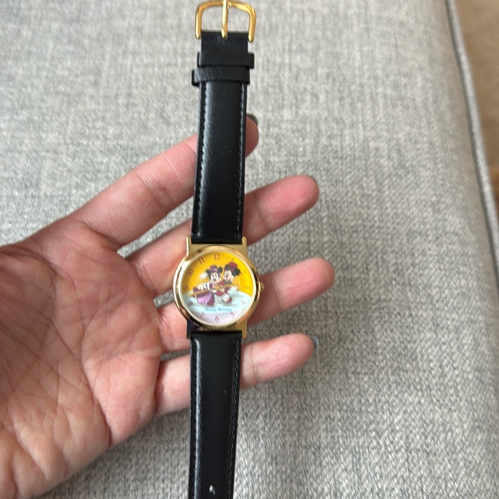 Disney Cast Holiday Celebration Watch. Mickey and Minie Holiday edition.